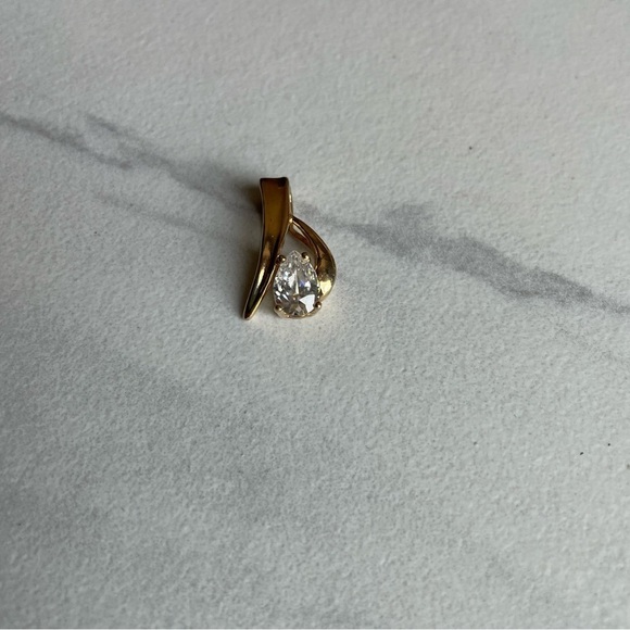 Vintage UTC 925 Sterling Silver CZ Pendant Swirl Pear Cubic Zirconia Sparkly - Picture 11 of 11